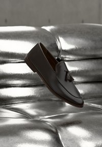 Non sélectionné, dark brown