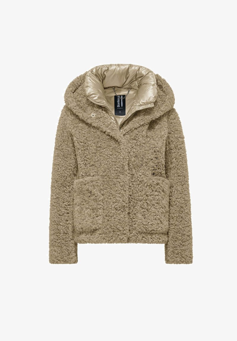 Beżowa kurtka z futra syntetycznego z podszewką, błyszczącym jasnobrązowym kapturem, dwiema przednimi kieszeniami oraz zapięciem na napy. Miękka, fakturowana powierzchnia.