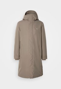 Lang beige ytterjakke med hette, som har en glidelåslomme på brystet, sidelommer og justerbare mansjetter. Glatt, vannavstøtende materiale.