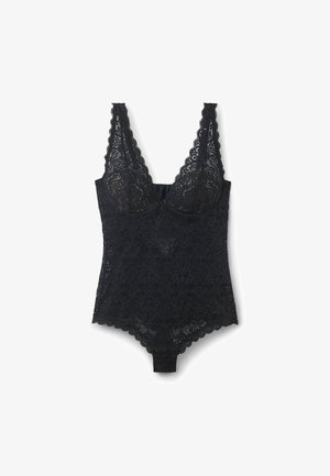 Černý krajkový body s hlubokým výstřihem, vlnitými ramínky a jemnými květinovými vzory. Měkký, průsvitný materiál s patentkami na spodní části.