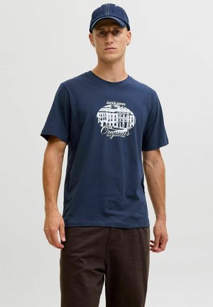 - T-shirt z nadrukiem