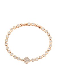 Bracciale in oro rosa con anelli circolari e cristalli trasparenti incastonati, con un centro a forma di cuore adornato da pietre scintillanti.