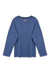 Koszula z długim rękawem w jednolitym niebieskim kolorze, wykonana z bawełny. Posiada szeroki dekolt oraz luźny krój z opadającymi ramionami. Metka widoczna z tyłu.