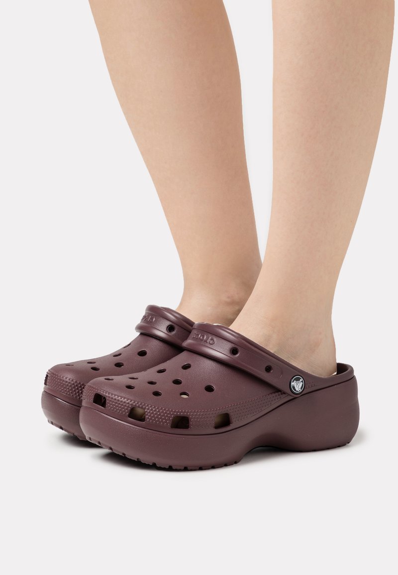 Crocs CLASSIC PLATFORM Mules dark cherry/bordeaux Zalando.de