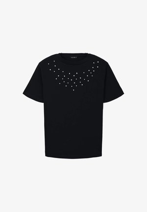 T-shirt in cotone nero con un gruppo di borchie argentate in un motivo a gradiente sulla parte superiore anteriore. Maniche corte e scollatura rotonda.