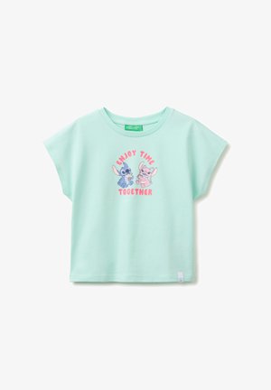 Mintgroen kindert-shirt met blauwe en roze stripfiguren die een ijsje vasthouden en de tekst "Enjoy Time Together" in roze.