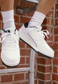 Champion RD18 HERITAGE - Edzőcipő - white/black/offwhite