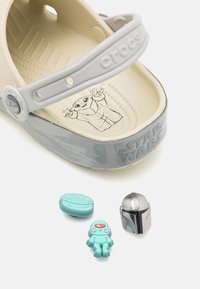 Thumbnail Image 6