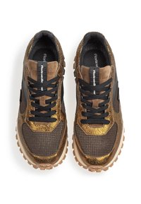 Brown and gold sneakers with textured upper, black laces, and rubber outsole. Features suede accents and a contrast logo label.