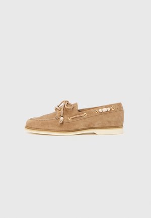 Csónakcipők - almond