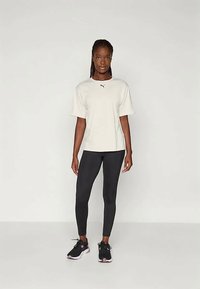 Puma ESSENTIAL RELAXED TEE - Športne majice - alpine snow