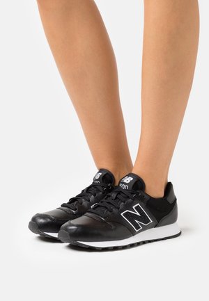 New Balance, Baskets basses - black