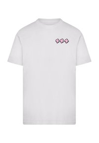 Hvid bomulds T-shirt med korte ærmer. Har et lille pink blomsterdesign på venstre brystområde. Rundet halsudskæring.