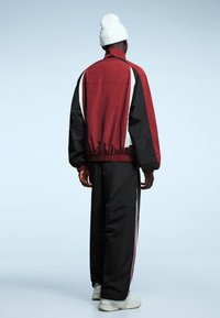 Bershka Trainingsjacke - red