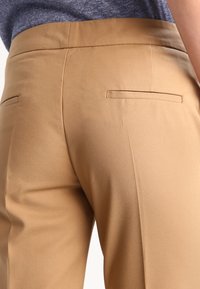 Zalando Essentials Pantalón de traje - light brown