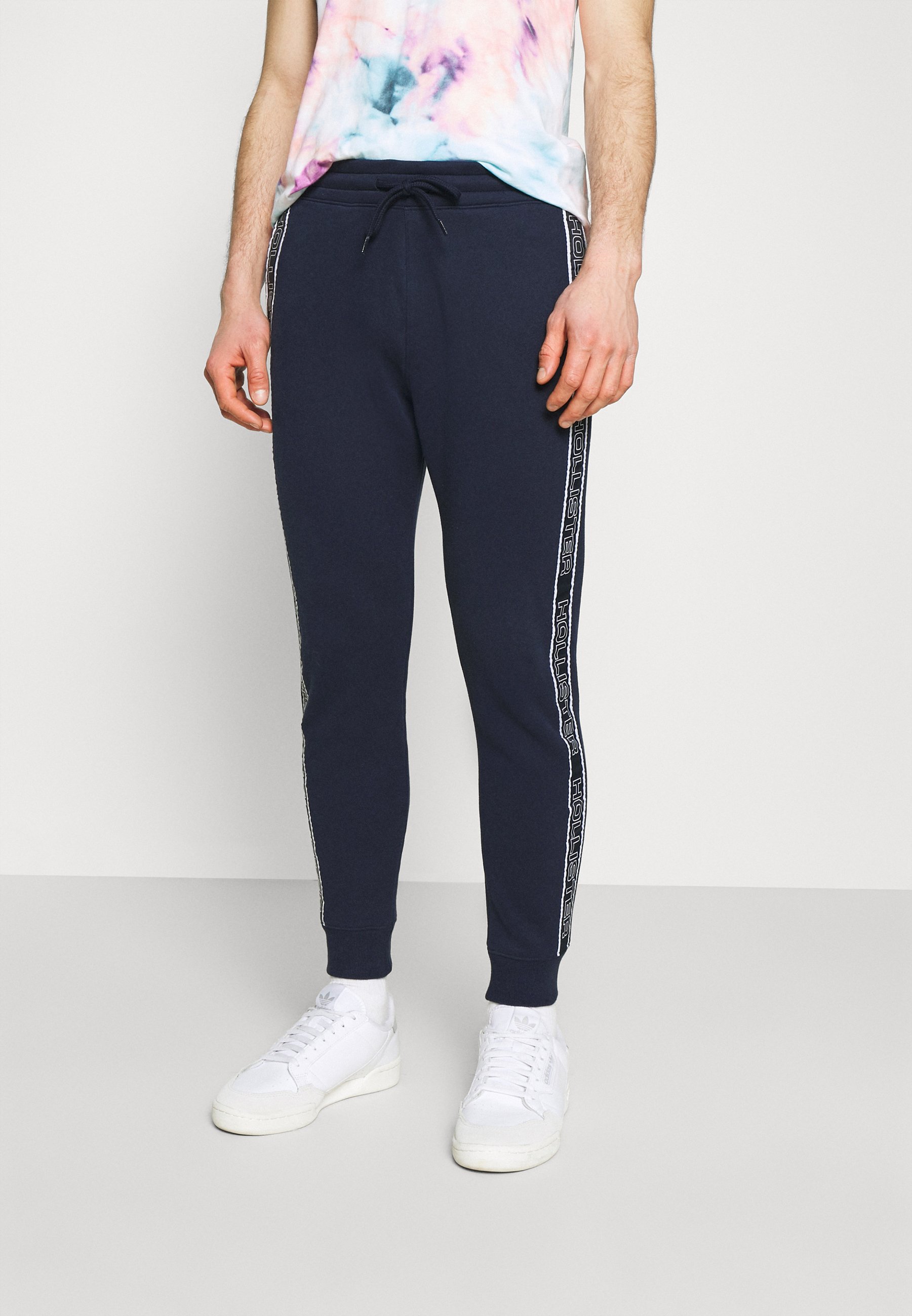 Hollister Co. LOGO TAPE JOGGER - Pantaloni sportivi - navy/blu scuro -  Zalando