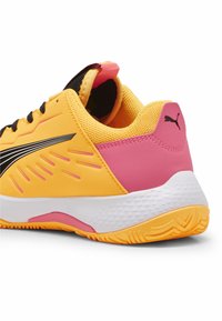 Puma UNISEX pomarańczowy