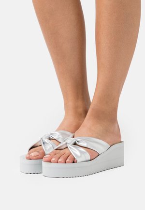 WEDGE BOW - Heeled mules - light grey