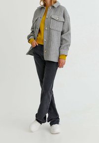PULL&BEAR Lichte jas - grey