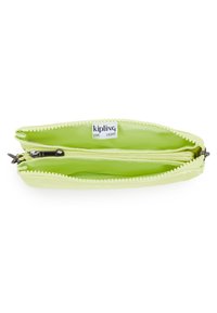 Kipling zippered taška v jasné limetkové barvě, vyrobená z hladkého syntetického materiálu a s kontrastní podšívkou, která má dvě oddělení.