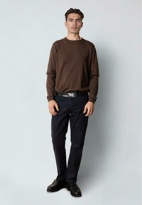 Clean Cut Copenhagen CLAUDE CREWNECK - Jersey de punto - brown melange