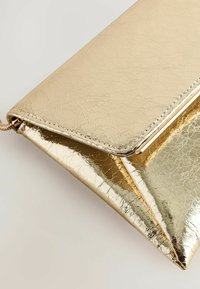 Thumbnail Image 7