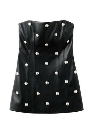 Černé kožené šaty bez ramínek s kovovými stříbrnými nýty uspořádanými do vzoru, se strukturovanými švy a rozšířenou siluetou.