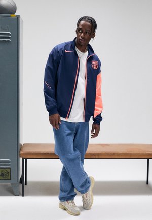 Nike Performance FC BARCELONA STRIKE THIRD ANTHEM JACKET - Klubruházat - midnight navy/bright mango