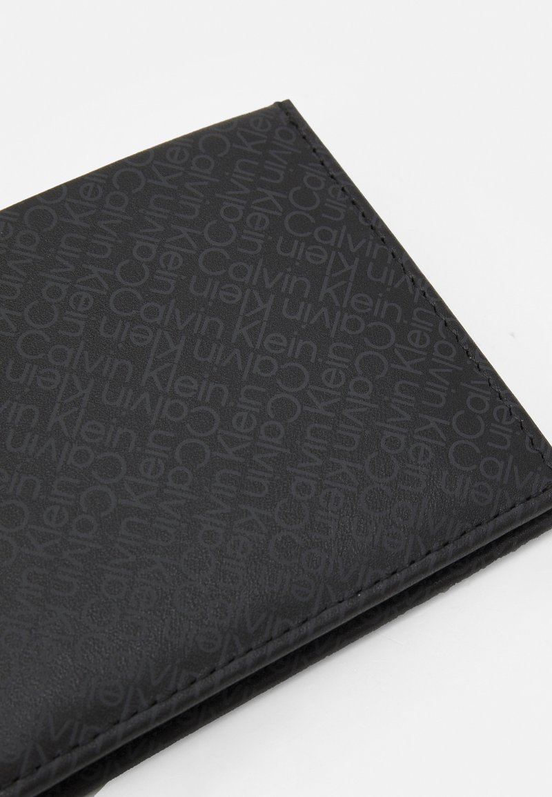Herren Geldbörsen | Calvin Klein ZIG ZAG BIFOLD COIN Geldbörse black/schwarz - XV81561 Herren Geldbörsen | Calvin Klein ZIG ZAG BIFOLD COIN Geldbörse black/schwarz - XV81561