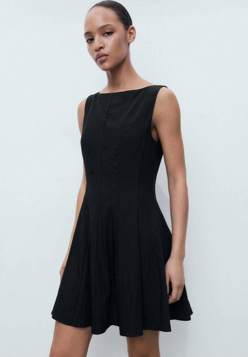 Mango - PLEATED SHORT - Rochie de zi - black, Extindeți