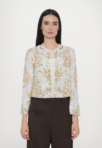Veste à sequins ajustée avec des motifs floraux dans des couleurs pastel, à manches longues et à col rond, fermeture à bouton à l'avant.