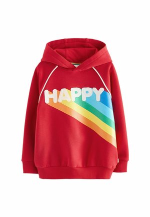 Sweatshirt à capuche rouge avec le texte blanc "HAPPY" et un design de rayures arc-en-ciel colorées. Fabriqué en tissu doux, il comporte des poignets et un ourlet côtelés.