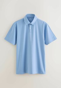 Hele sinine polo särk, mis on valmistatud siledast puuvillast kangast. Omadused hõlmavad klassikalist kraega, kolmekordset nööpide rida ja lühikeseid varrukaid külgseeltega.