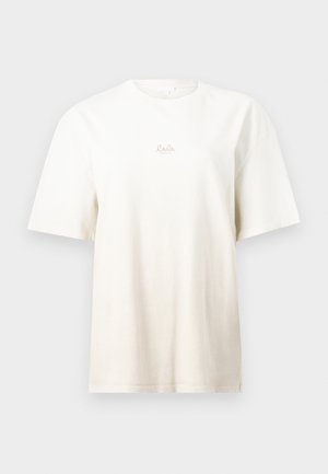 Tricou din bumbac alb cu mâneci scurte, având un efect de gradient subtil și un mic logo "lala berlin" brodat pe piept.