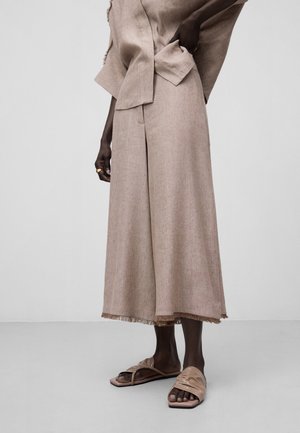 ADOLFO DOMINGUEZ CROPPED  - Stoffhose - sand melange