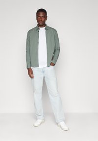 HUGO ERMO - Zakelijk overhemd - dark green