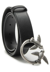 Cintura in pelle nera con una fibbia rotonda in argento decorata con due uccelli. Texture liscia, cinque fori di regolazione e bordo cucito.