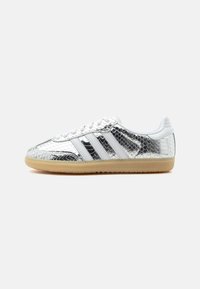 Non sélectionné, silver-coloured metallic/footwear white