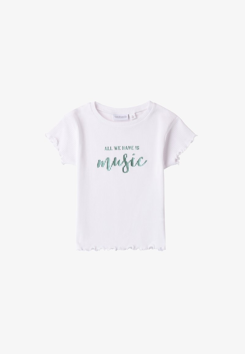 Biała, prążkowana koszulka z krótkim rękawem z falbaniastym dołem. Na przodzie w turkusowym, kursywnym piśmie napis "All We Have is music".