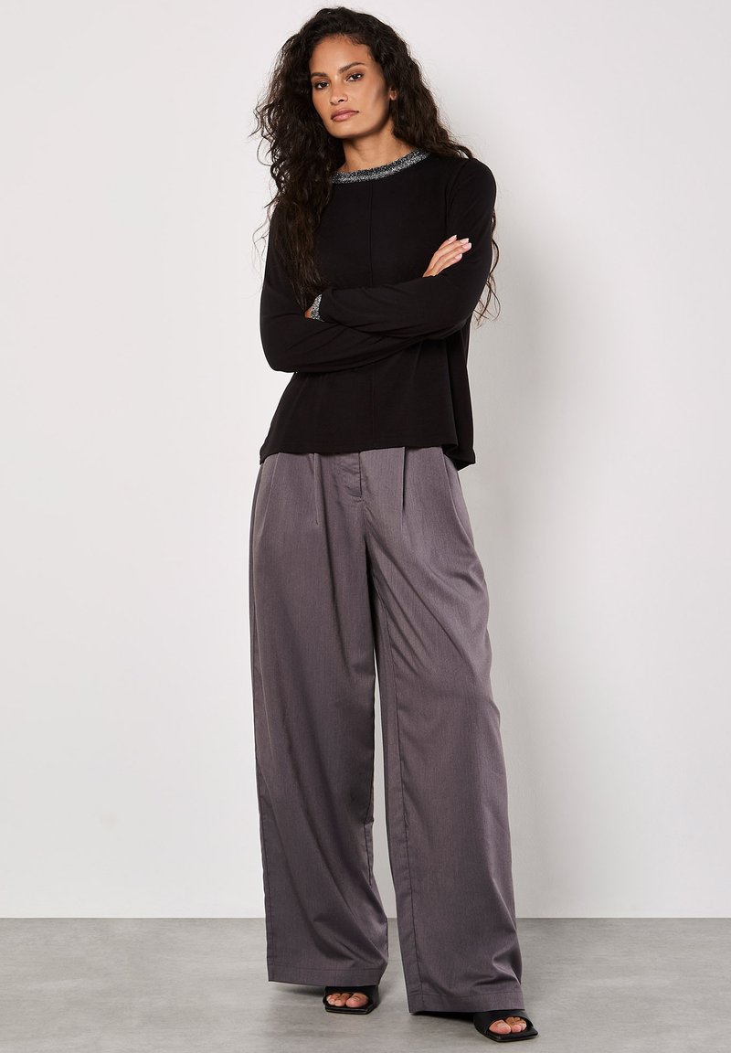 Apricot Longsleeve zilverkleurig