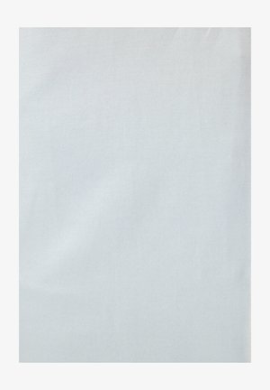 Heledast hall puuvillane kangas, siledat tekstuuriga ja kerge läikega, ühtlaselt kootud, mustreid ega riideosade nähtavust pole, minimaalsed kortsud.