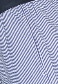 Thumbnail Image 5