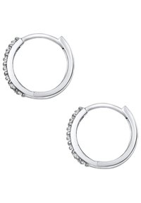 Cercei hoop din argint cu un design circular neted și un rând de cristale clare de-a lungul unei margini, adăugând un strop de strălucire.