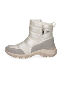 Bota de tobillo acolchada en blanco y gris con un upper texturizado, cierre lateral con cremallera y suela de goma beige gruesa. Detalles de costura elegantes.