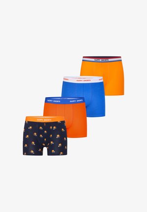 Vier paar herenboxershorts in oranje, blauw en marineblauw met oranje leeuwenpatronen, elk met "HAPPY SHORTS" taillebandbranding.