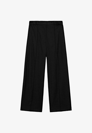 Zwarte wijde broek met een soepele textuur, voorzien van een platte tailleband, knoopsluiting en twee voorpleats voor extra detail.