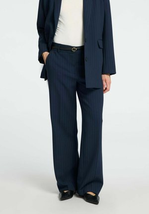 Selected Femme MIT WEITEM BEIN NADELSTREIFEN - Stoffhose - dark sapphire