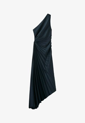 Robe noire asymétrique à une épaule, taille froncée et jupe plissée en cascade inclinée sur le côté.