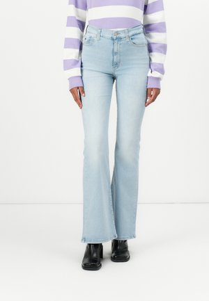 Tommy Jeans SYLVIA - Calças de ganga de perna direita - denim ultra light