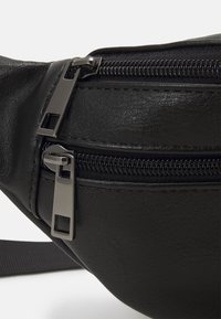 Pier One UNISEX - Marsupio - black